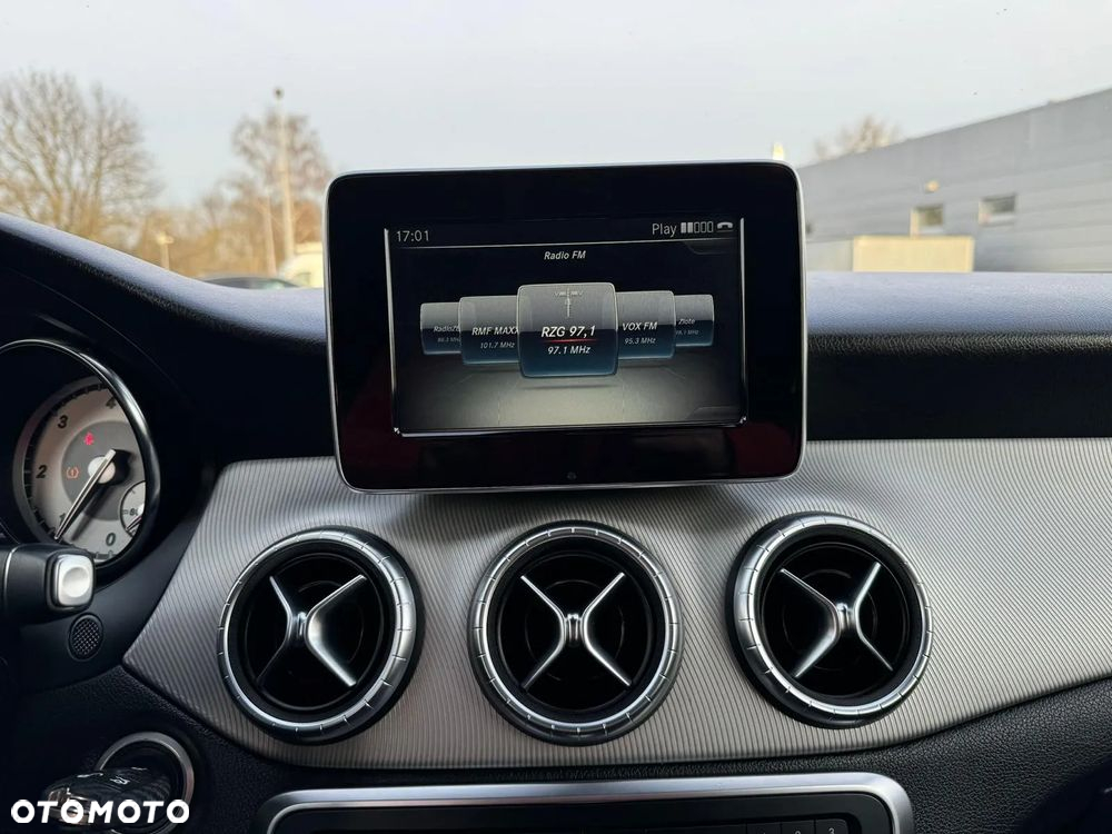 Mercedes-Benz CLA 220 (CDI) d AMG Line - 19