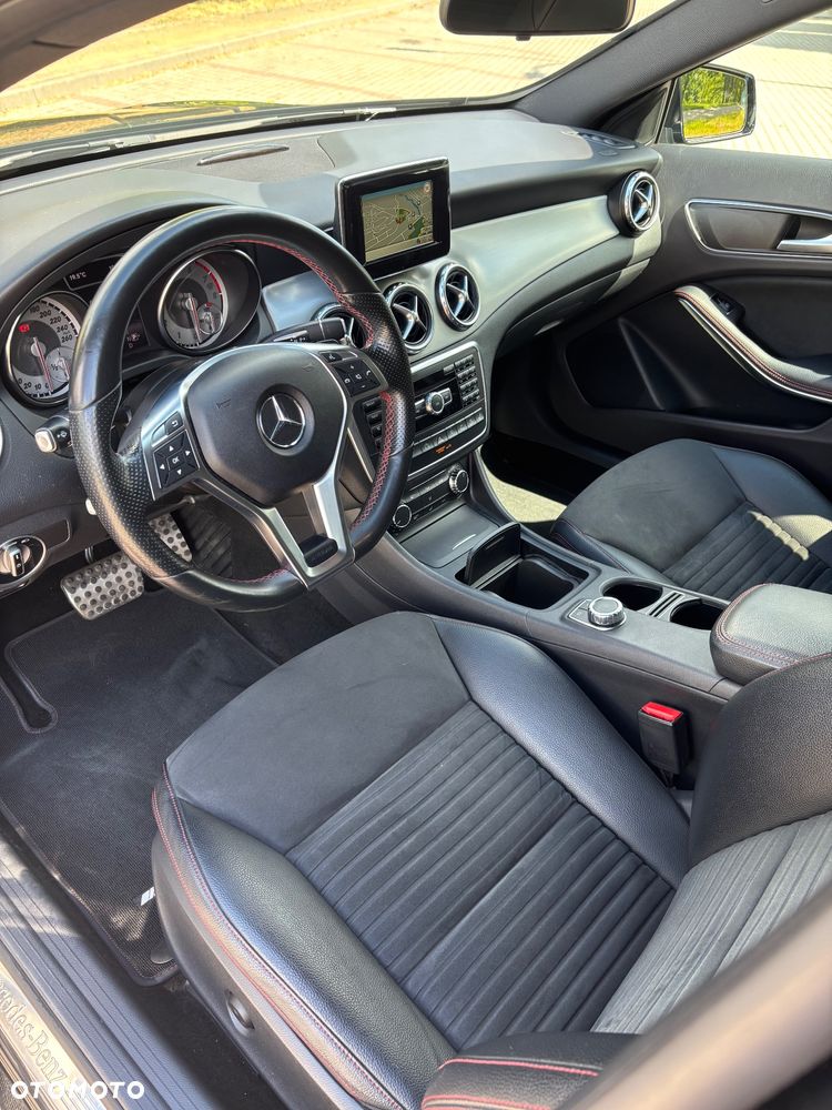 Mercedes-Benz GLA 250 4-Matic - 15