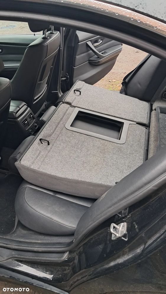 BMW Seria 3 320d DPF Efficient Dynamics Edition - 16