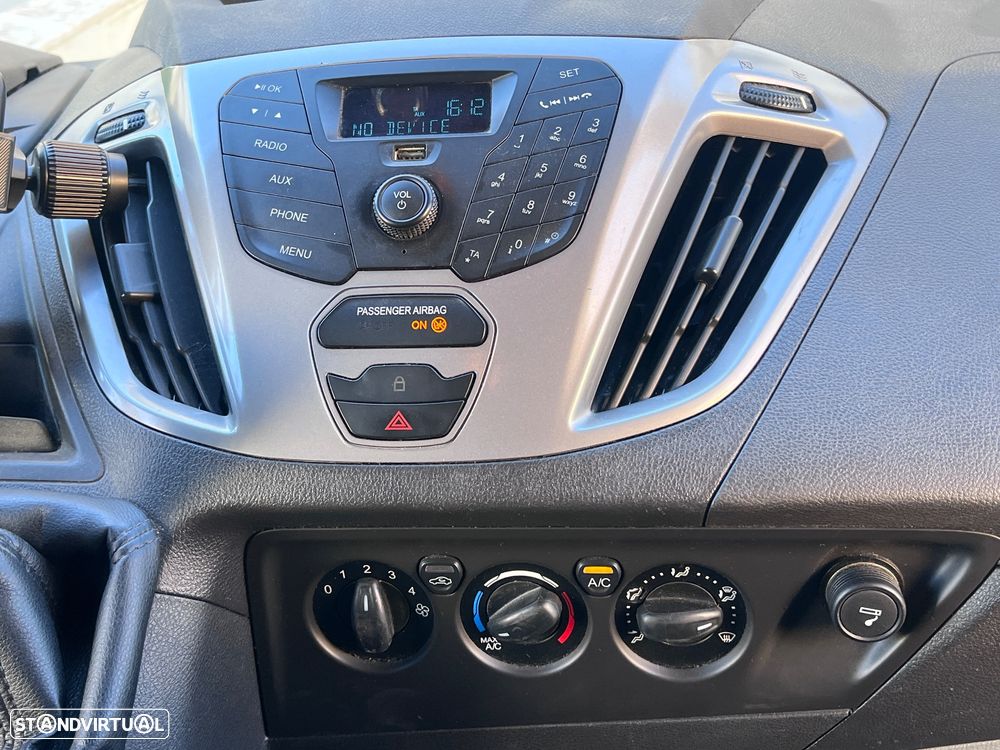 Ford Transit — photo 5