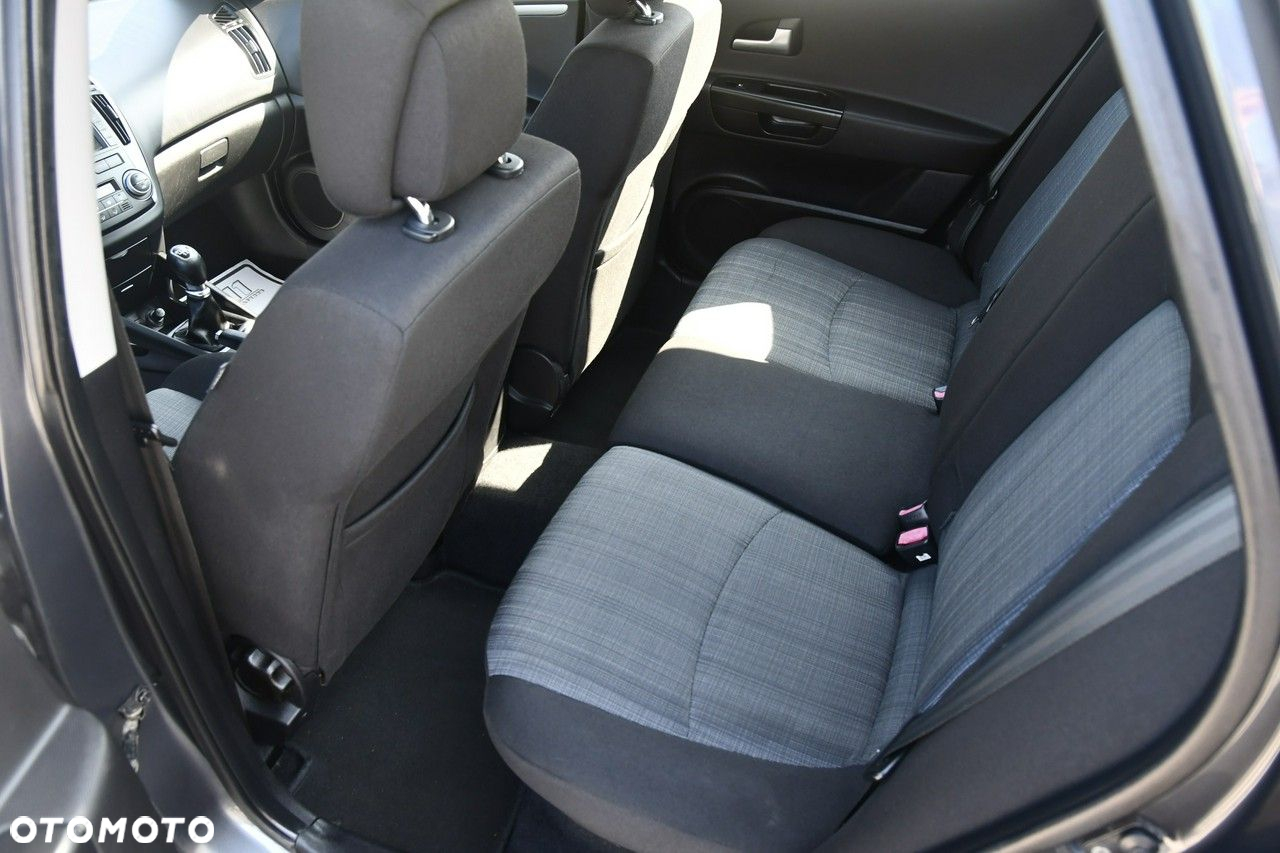 Kia Ceed - 17