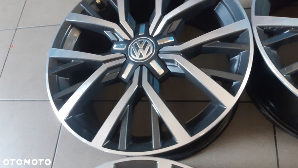 VW Tiguan II Felgi Aluminiowe 17Cali 5na601025a - 8