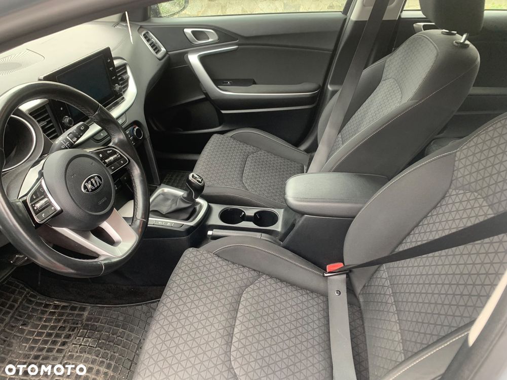 Kia Ceed 1.6 CRDi SCR L - 11
