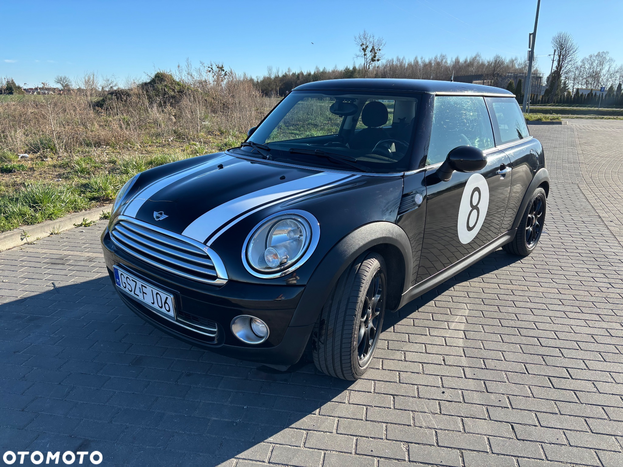 MINI Cooper Standard - 2