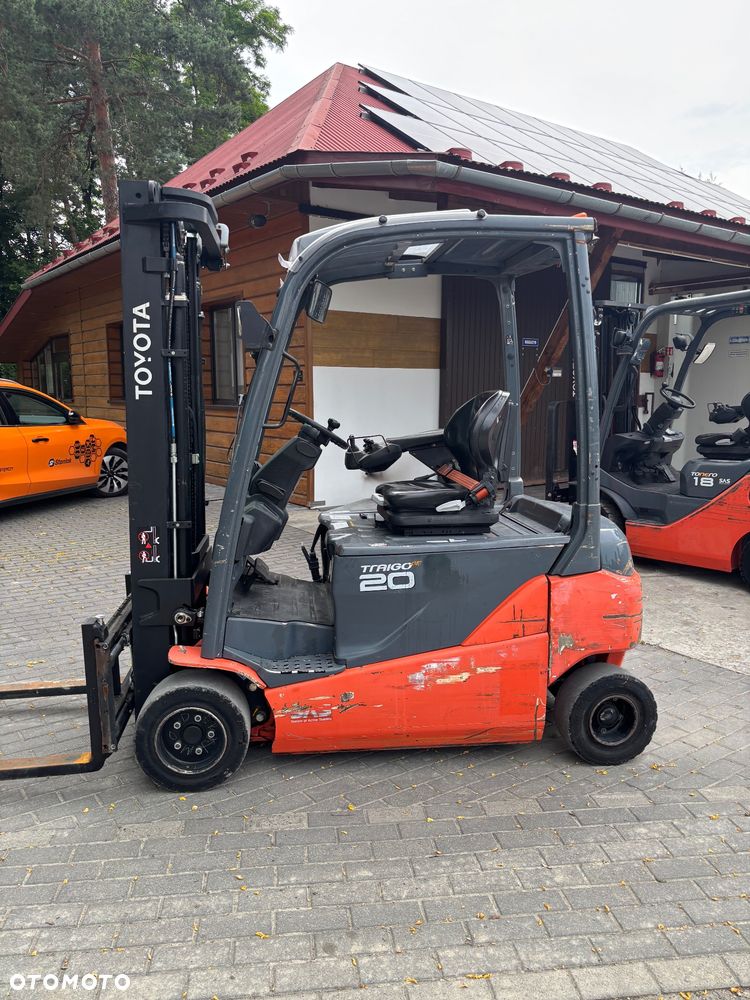Toyota wózek widłowy  elektryk 8fbmt20 wolny skok 28 000 NETTO 2019' - 1