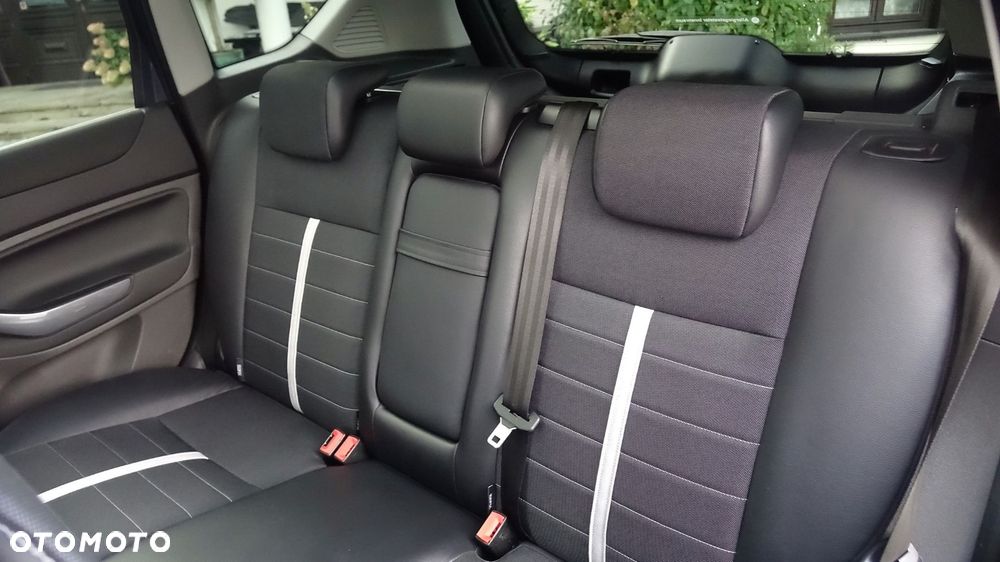 Ford Kuga - 24