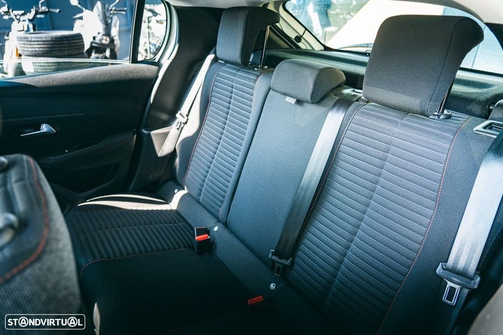 Peugeot e-208 Active - 8