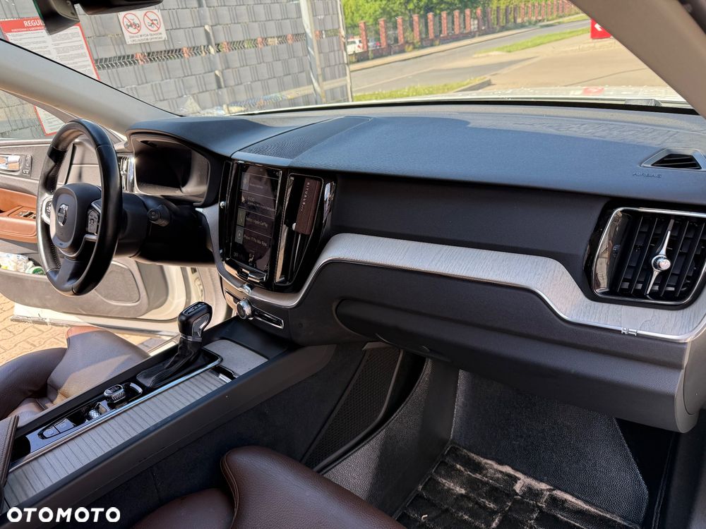 Volvo XC 60 T5 AWD Inscription - 9