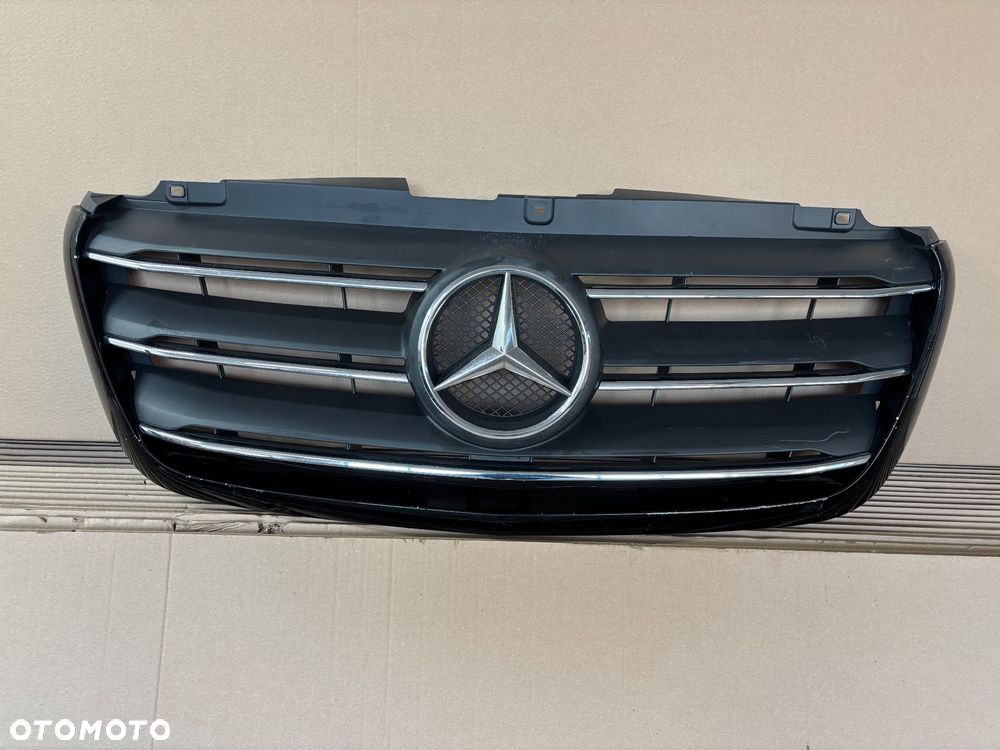 Mercedes Sprinter 907,910 Atrapa ,Grill - 1