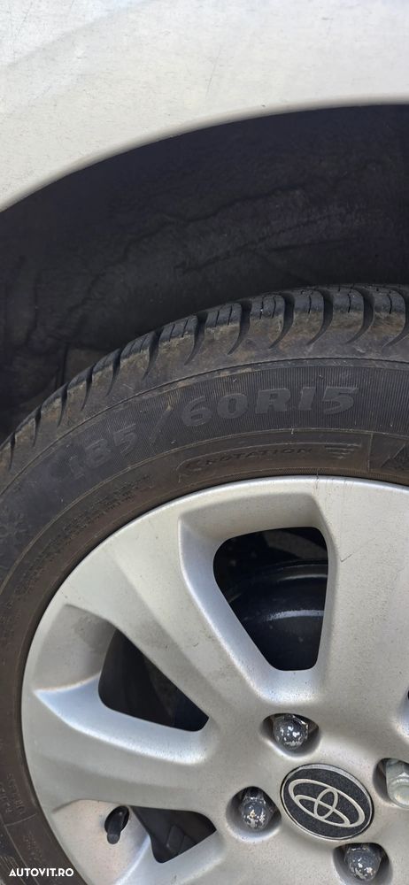 Toyota Yaris - 8