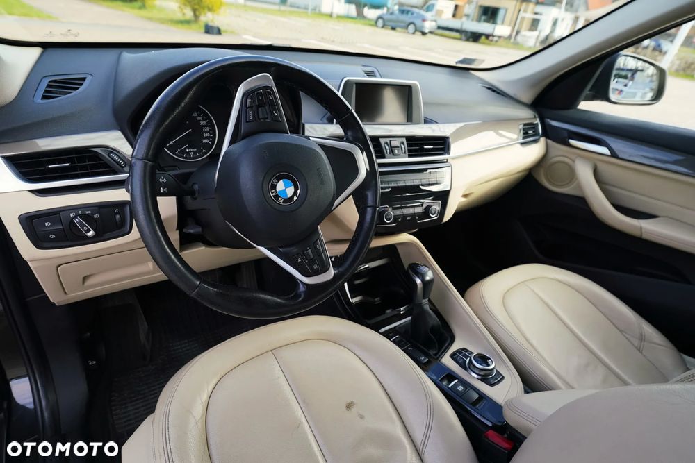 BMW X1 sDrive20d xLine - 2