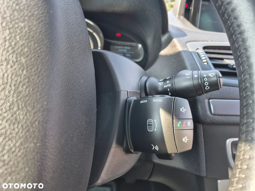 Renault Megane ENERGY TCe 115 Start & Stop LIMITED - 31