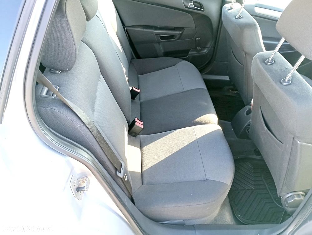 Opel Astra 1.6 Enjoy - 10