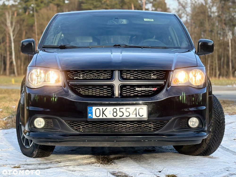 Dodge Grand Caravan - 2