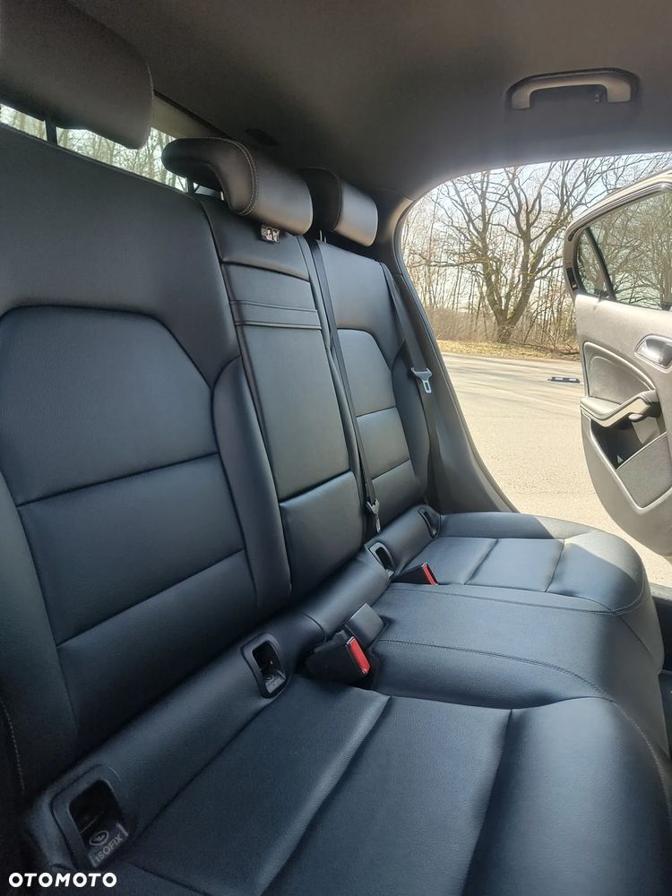 Mercedes-Benz GLA 250 4-Matic - 15