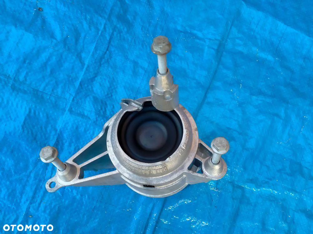 MERCEDES C klasa W206 / A2062400301 / PRAWA PODUSZKA SILNIKA / ORYGINAŁ - 3