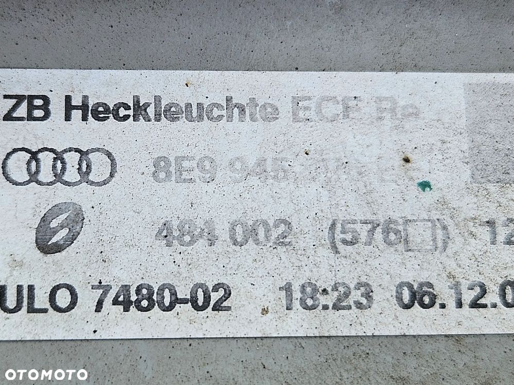 Audi A4 B7 kombi lampa tył tylna prawa  8E9945095E - 6