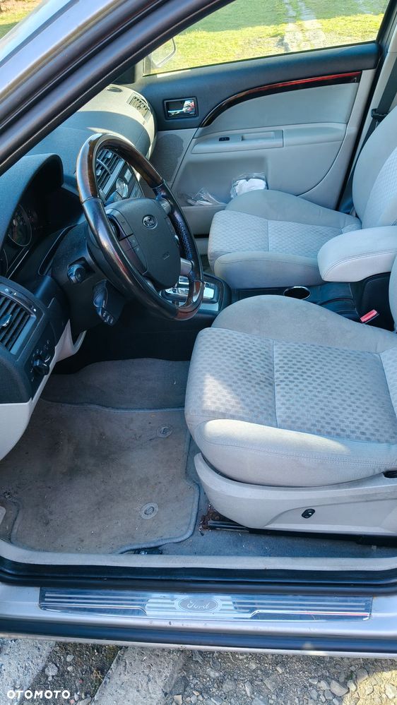 Ford Mondeo 2.0 TDCI Ghia Executive - 9