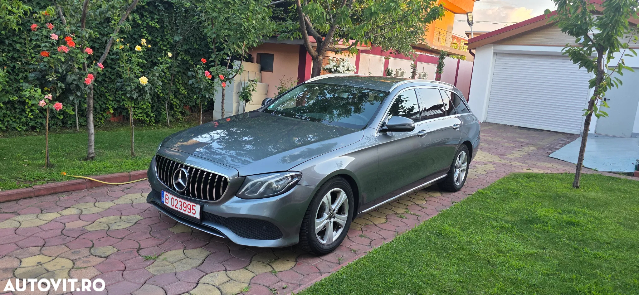 Mercedes-Benz E 200 d T 9G-TRONIC Avantgarde - 2