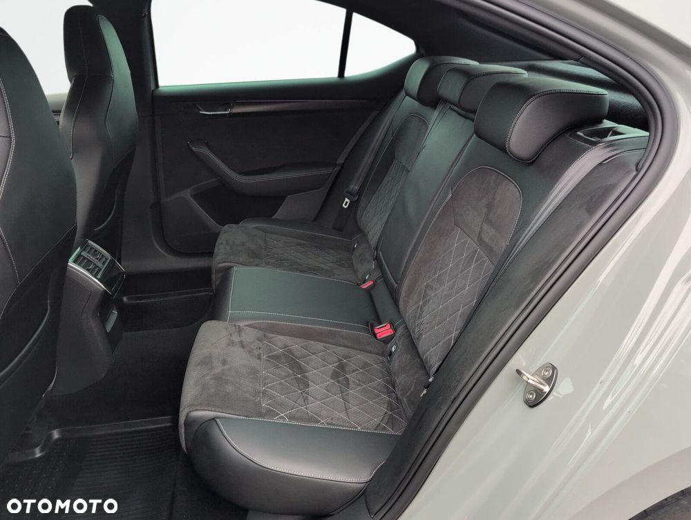 Skoda Superb 1.5 TSI Sportline DSG - 12