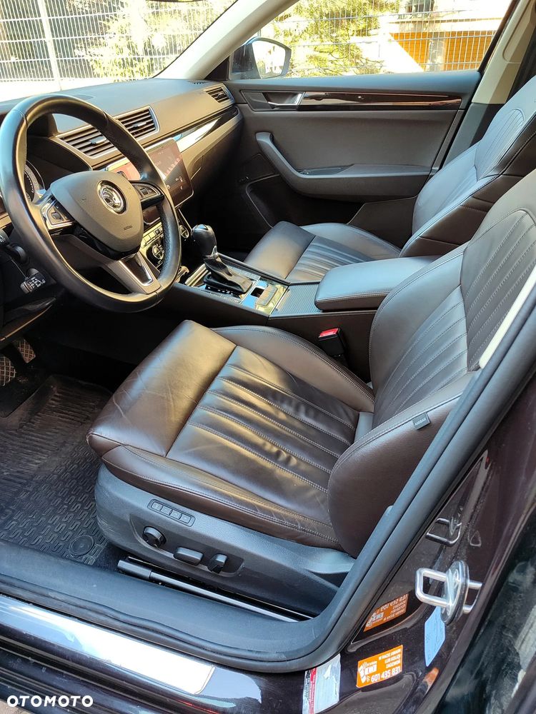 Skoda Superb 2.0 TDI L&K DSG - 17
