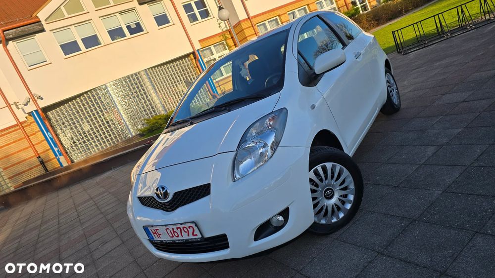 Toyota Yaris - 40