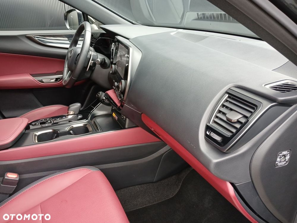 Lexus NX 350h Prestige AWD - 24