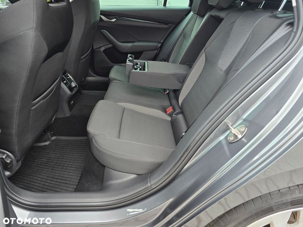 Skoda Octavia 1.5 TSI mHEV Selection DSG - 12