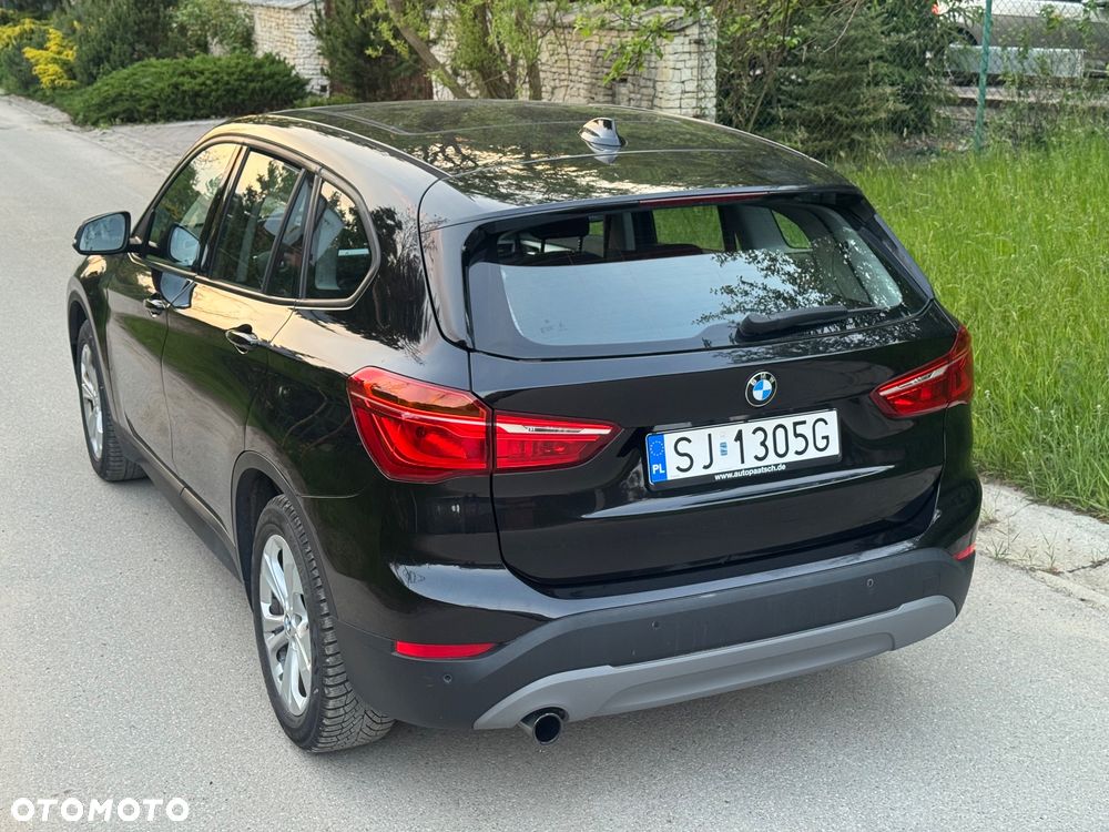 BMW X1 sDrive18i - 11