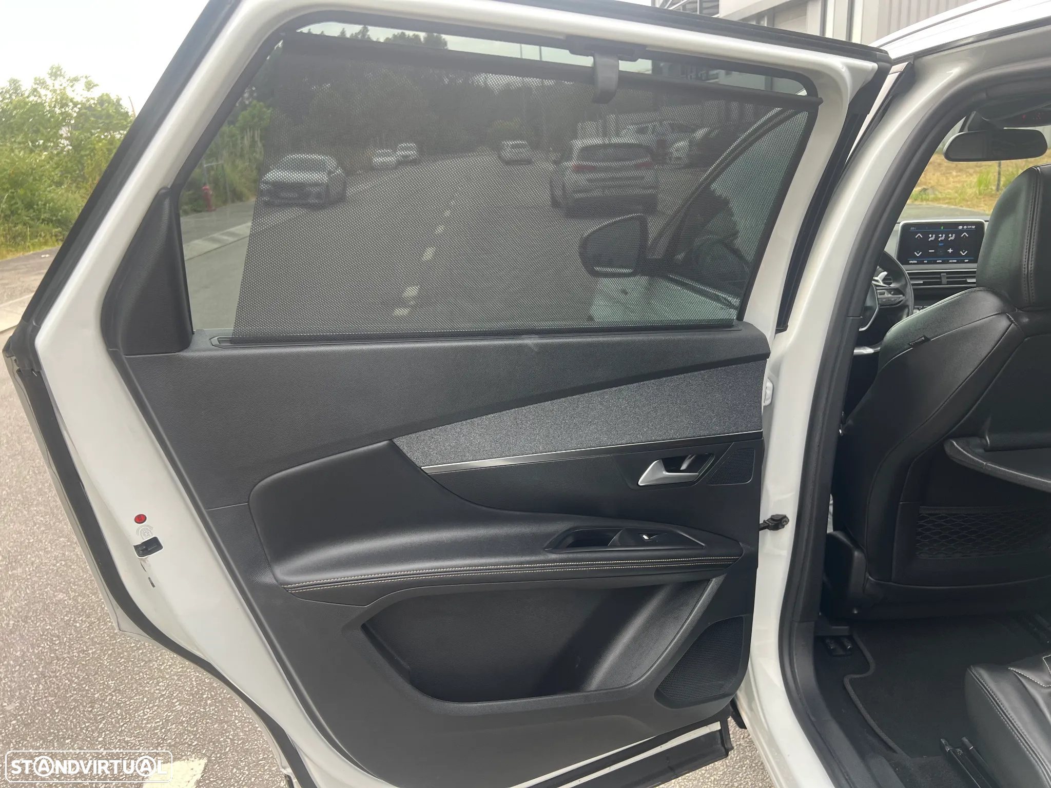 Peugeot 5008 1.5 BlueHDi GT Line J19 EAT8 - 18