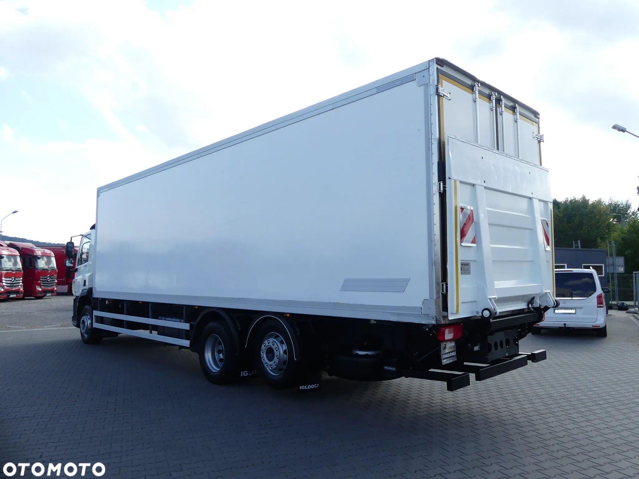 DAF CF 370 / 6x2 / CHŁODNIA 9.50 + WINDA / EURO 6 / - 6