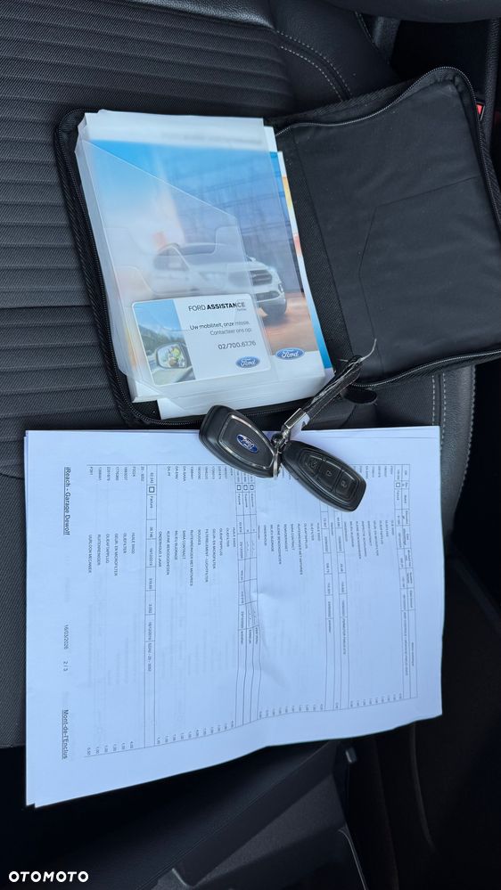 Ford Kuga - 32