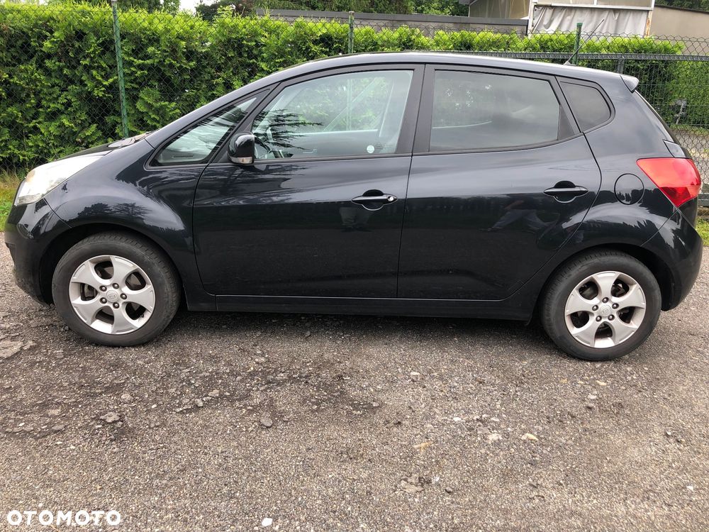 Kia Venga - 12