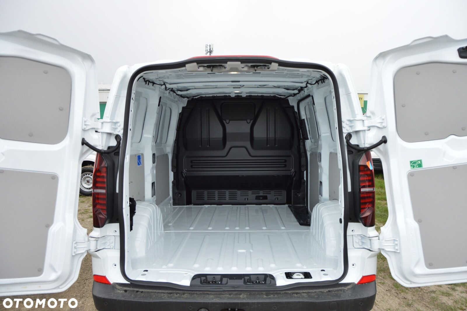 Volkswagen Transporter NOWY TRANSPORTER 3.100 Furgon 2.0 TDI 110 kW 6-G - 16