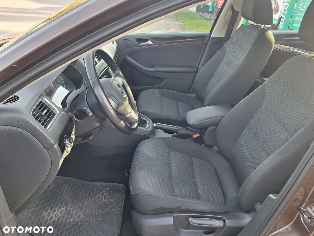 Volkswagen Jetta 1.2 TSI Comfortline Perfectline - 12