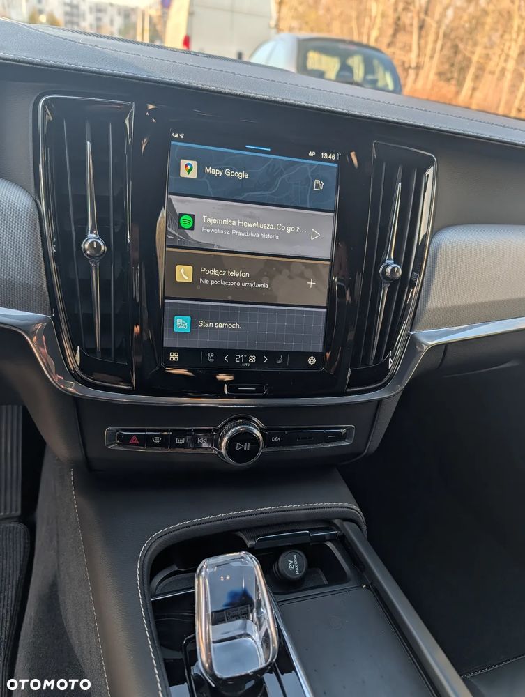 Volvo V90 Cross Country - 19