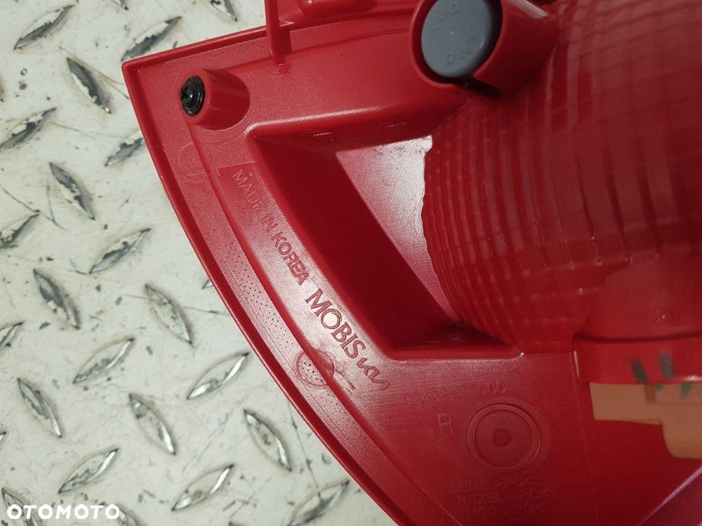 BARDZO ŁADNA ORYGINALNA LAMPA PRAWA TYLNA KIA SPORTAGE V 5 21-25 PRZECIWMGIELNA TYŁ 92406R2000 - 12