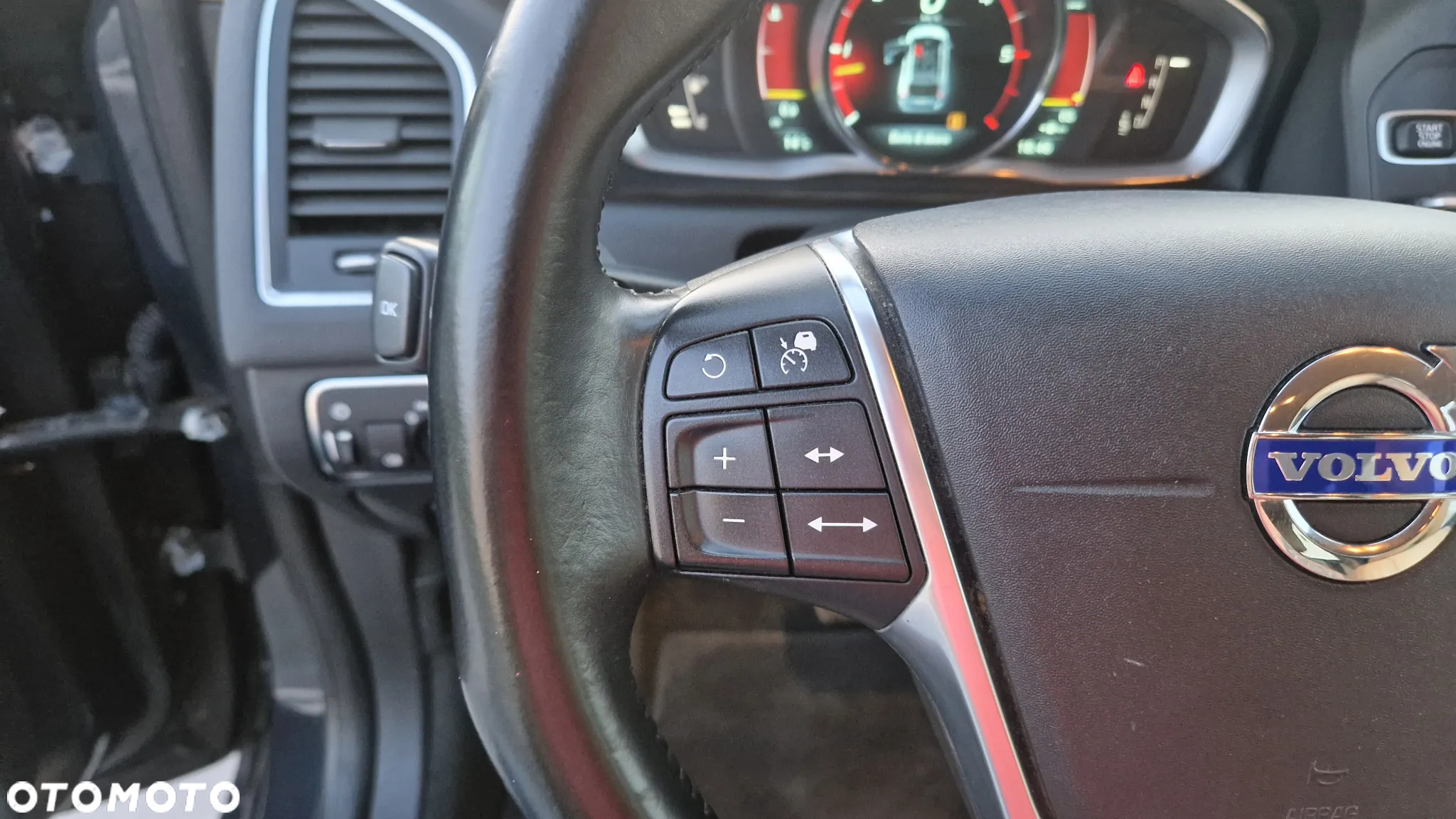 Volvo XC 60 D4 Geartronic Momentum - 20