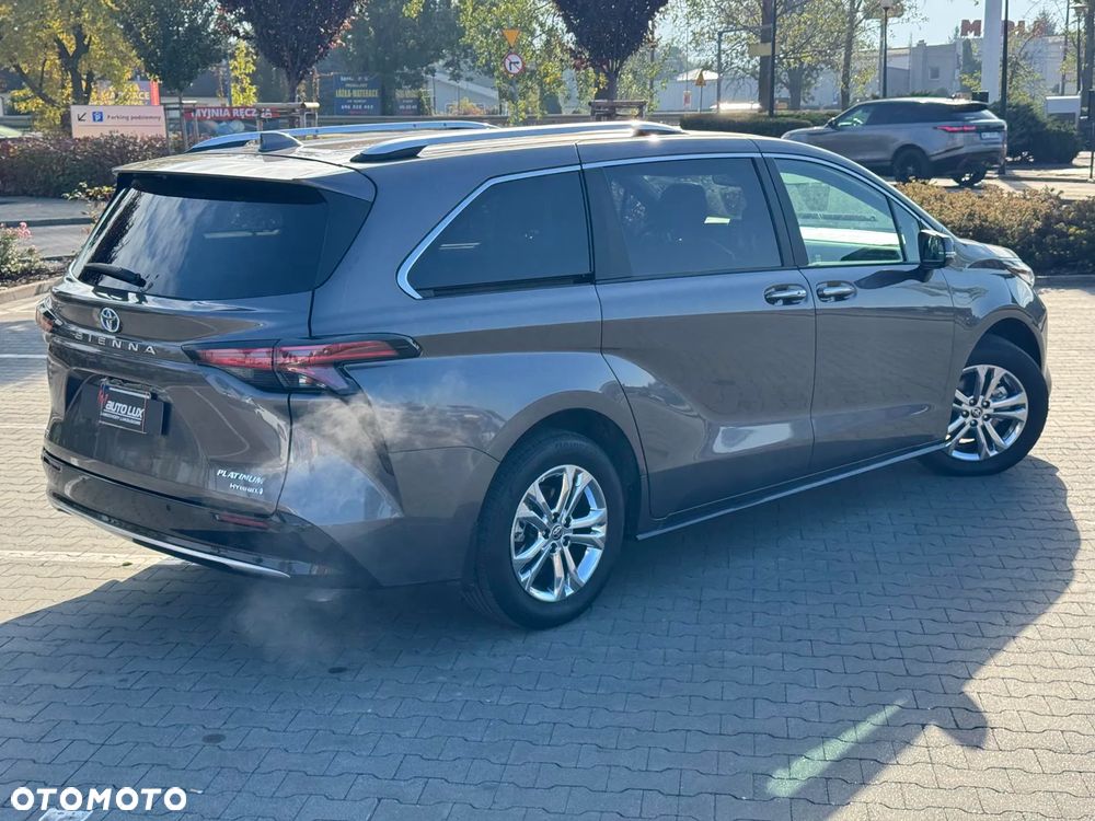 Toyota Sienna - 8