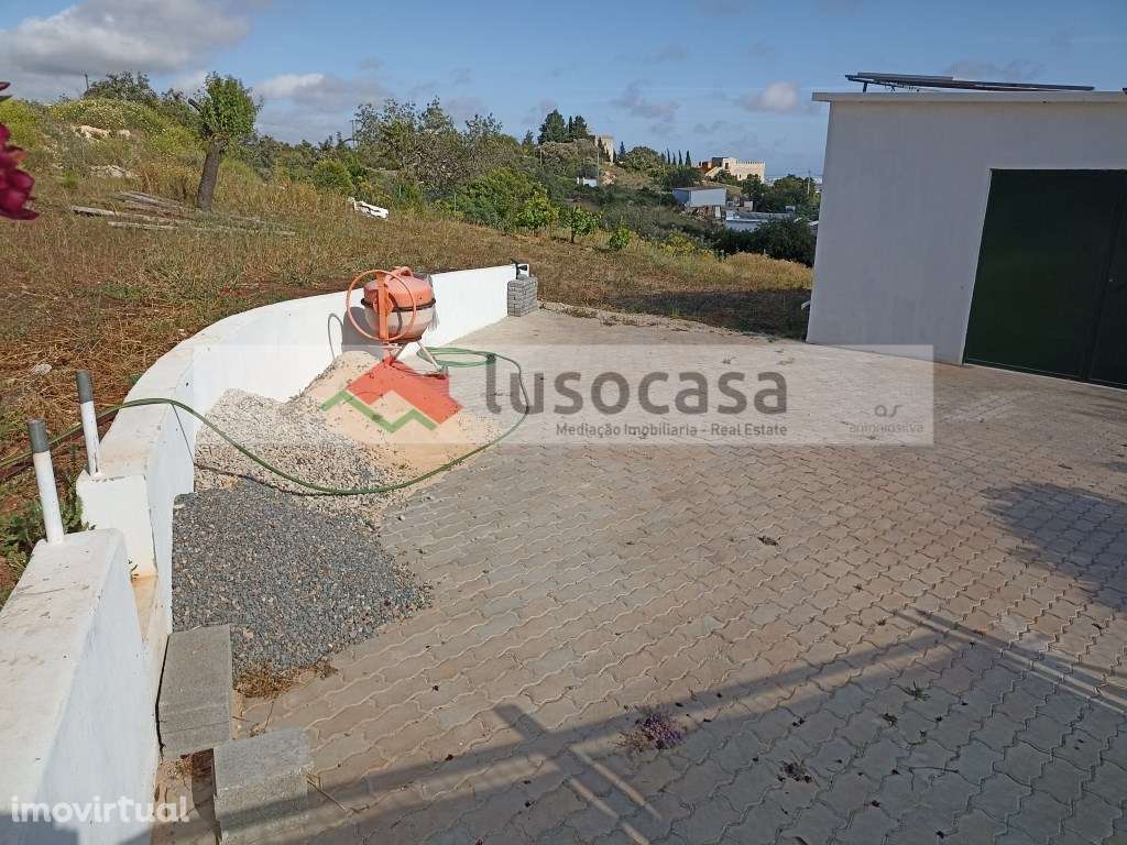 Terreno rústico vista de mar, com armazém não legal - Grande imagem: 3/7