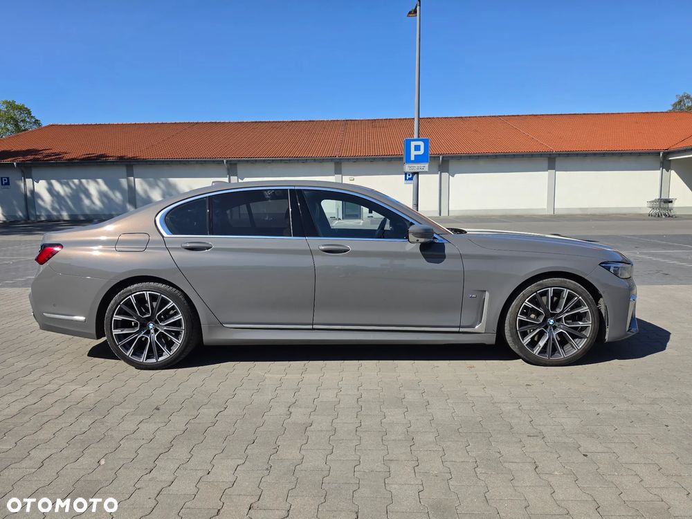 BMW Seria 7 740d xDrive mHEV - 6