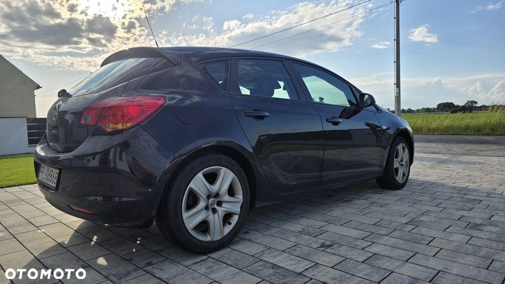 Opel Astra 1.6 - 11
