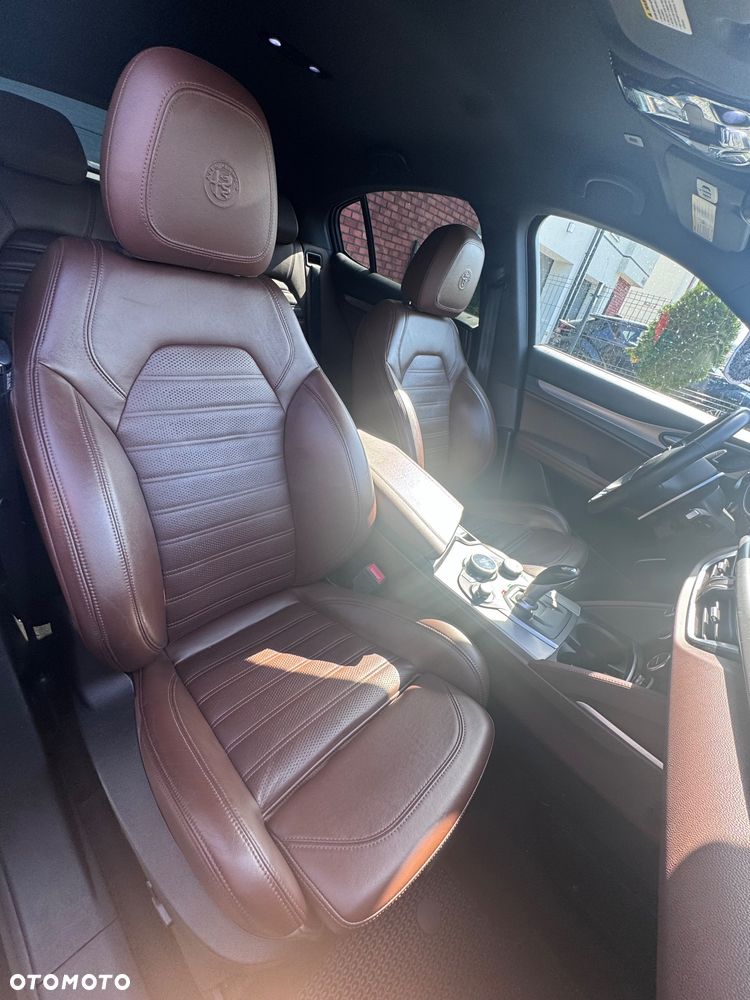 Alfa Romeo Stelvio 2.0 Turbo TI Q4 - 16