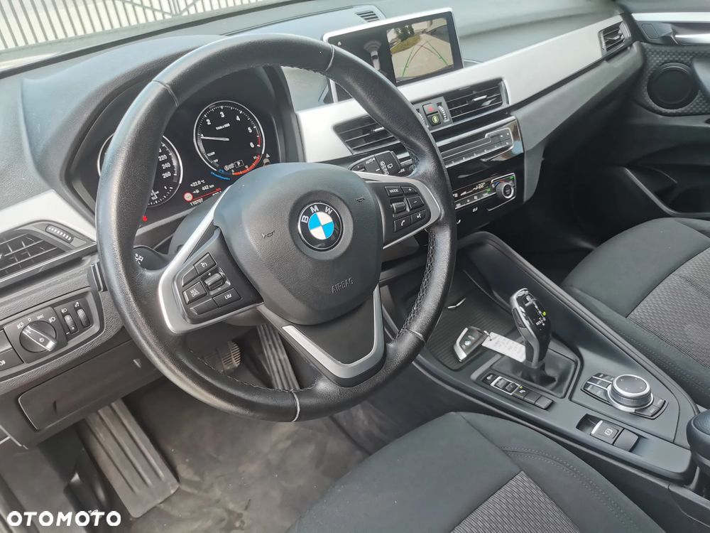 BMW X1 sDrive16d - 12