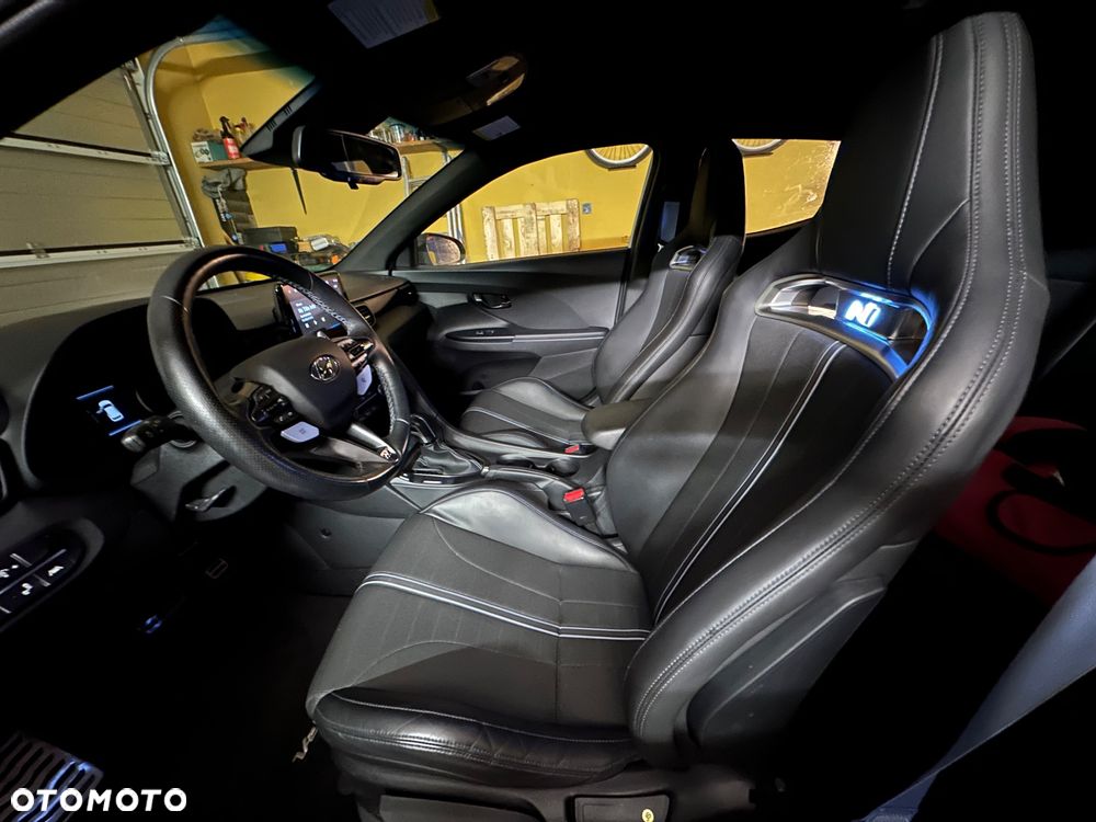 Hyundai Veloster - 10