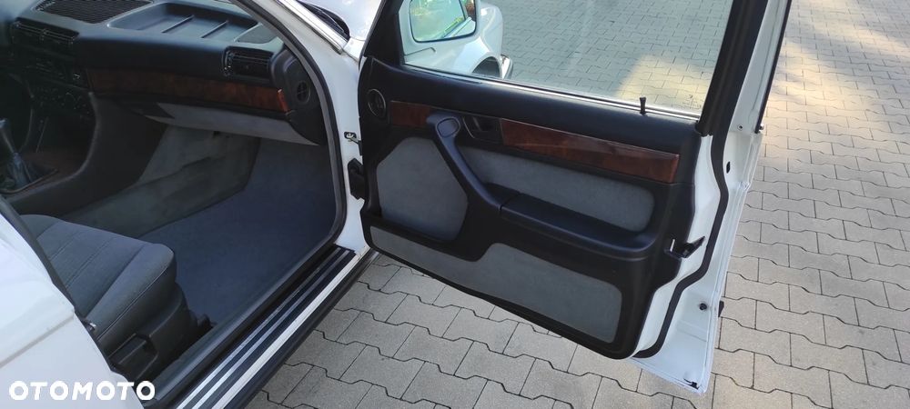 BMW Seria 7 730i - 17