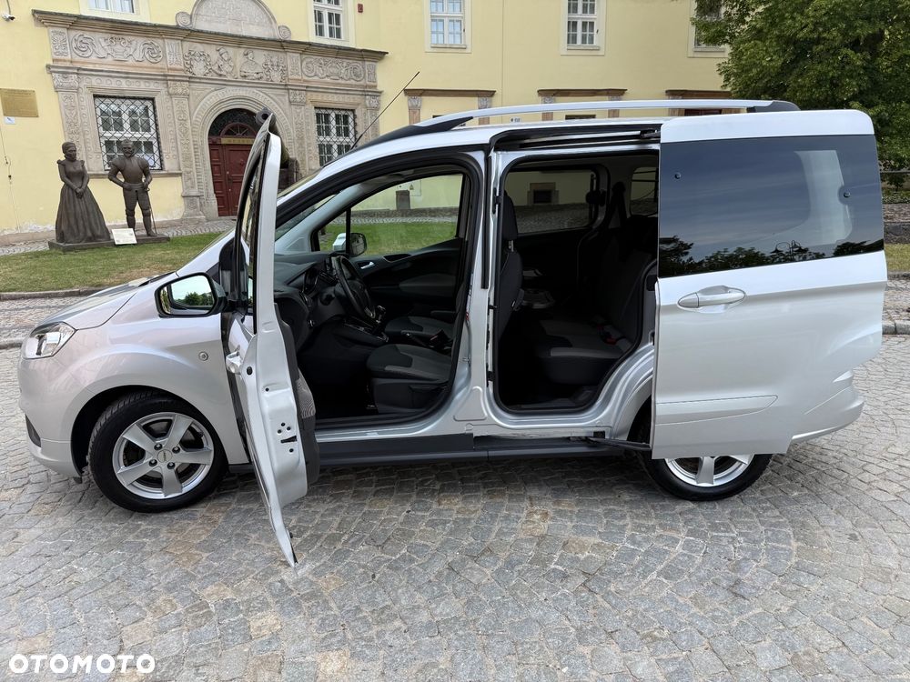 Ford Tourneo Courier 1.5 TDCi S&S Titanium - 18