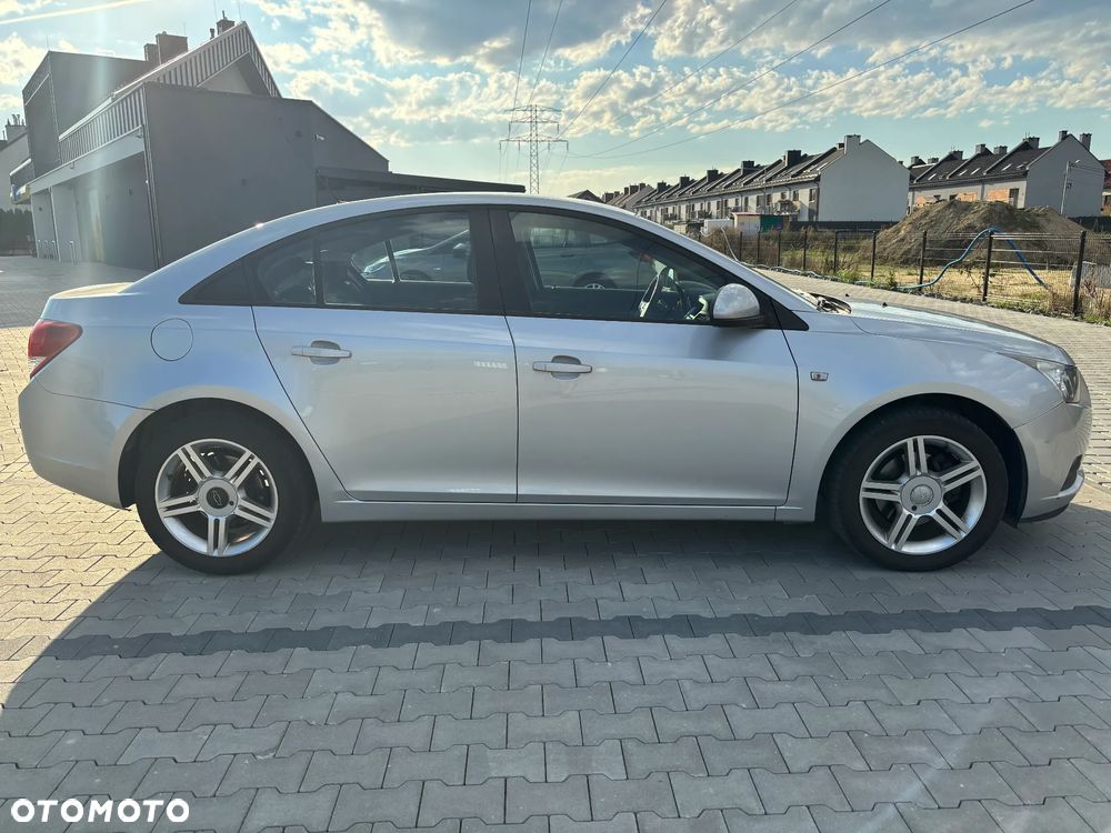 Chevrolet Cruze 1.7 LT - 2