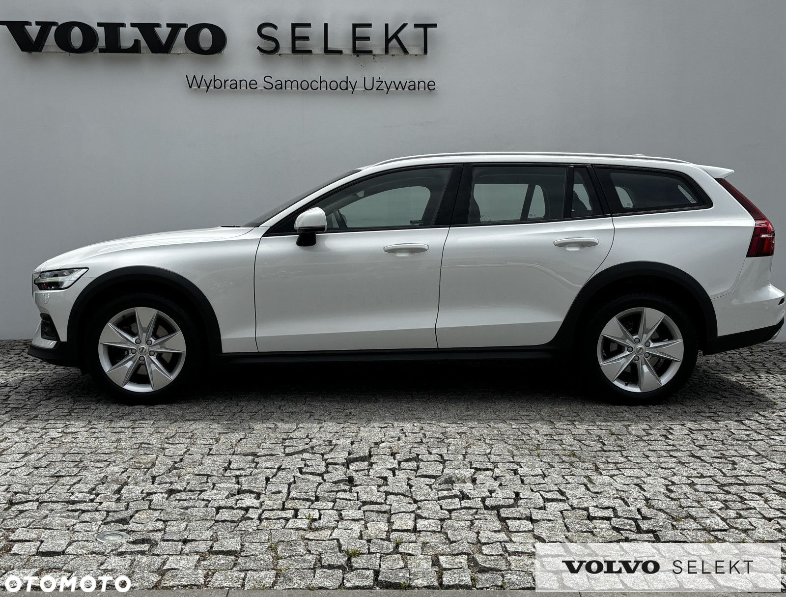 Volvo V60 Cross Country - 3