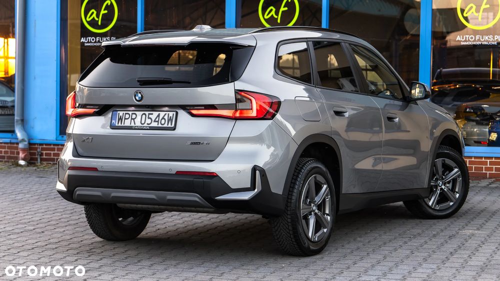 BMW X1 sDrive18i - 10